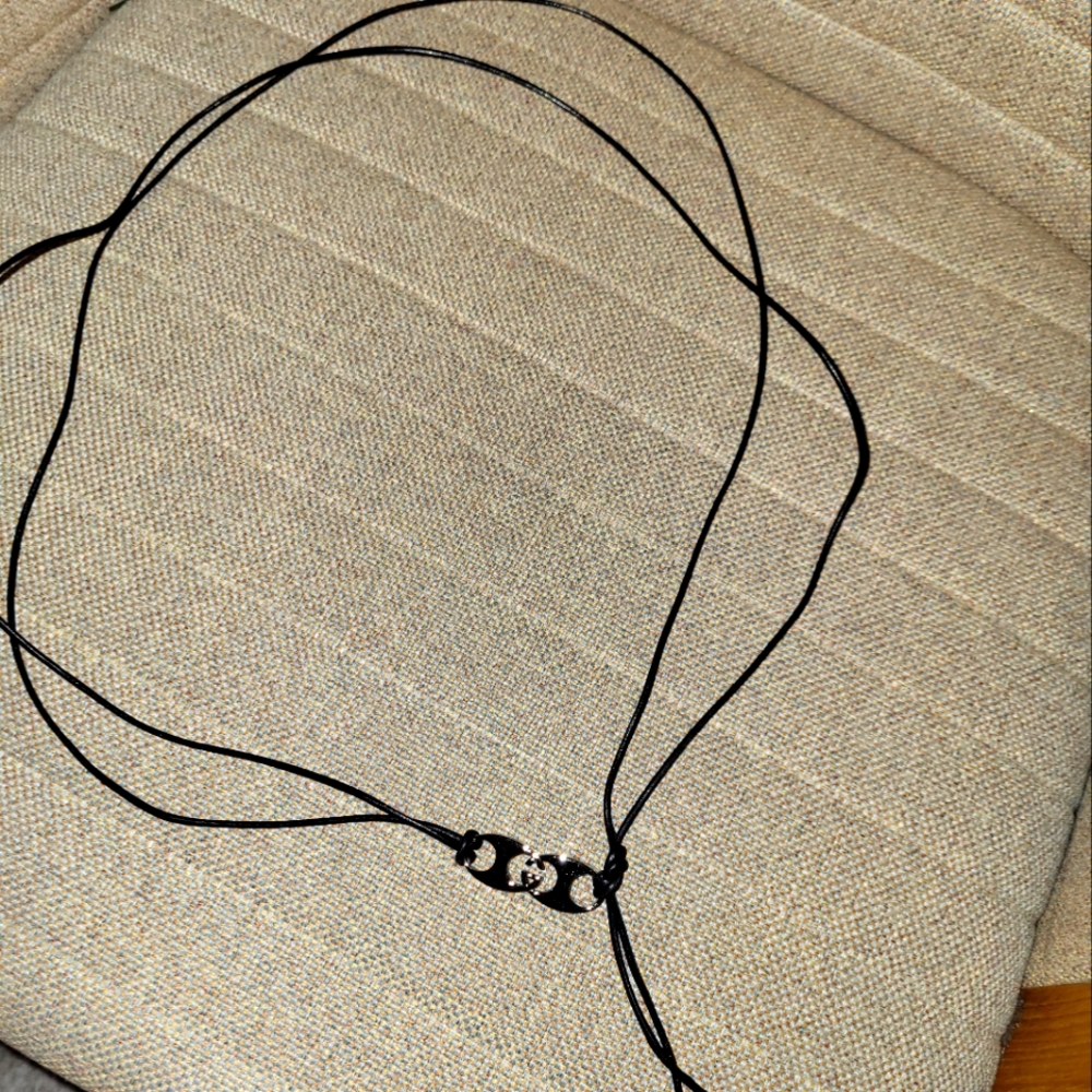 Gucci  belt can be used as necklace
